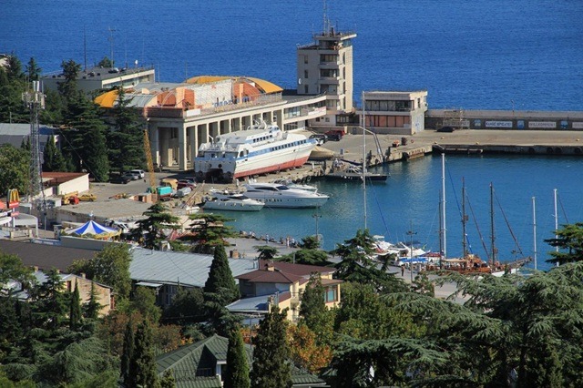 Морской порт Ялты